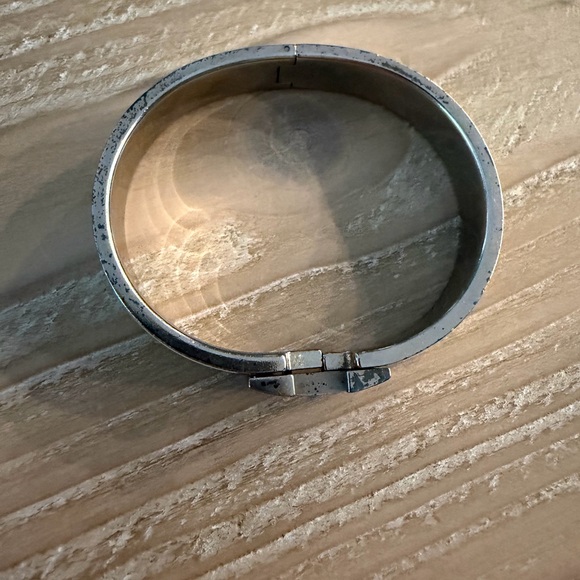 Authentic Hermes Clic H Bracelet- White Enamel - Picture 3 of 7